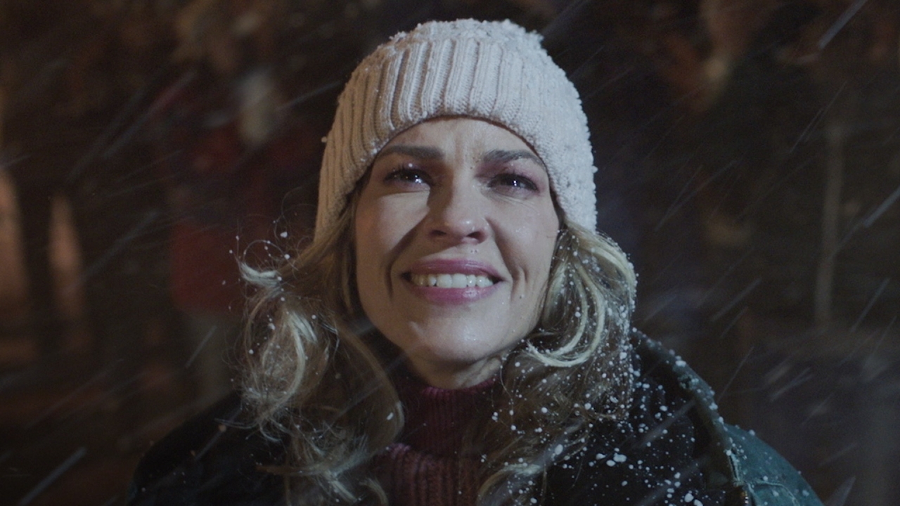 'Ordinary Angels': Hilary Swank maakt van deze voorspelbare tearjerker een acceptabele kijkervaring