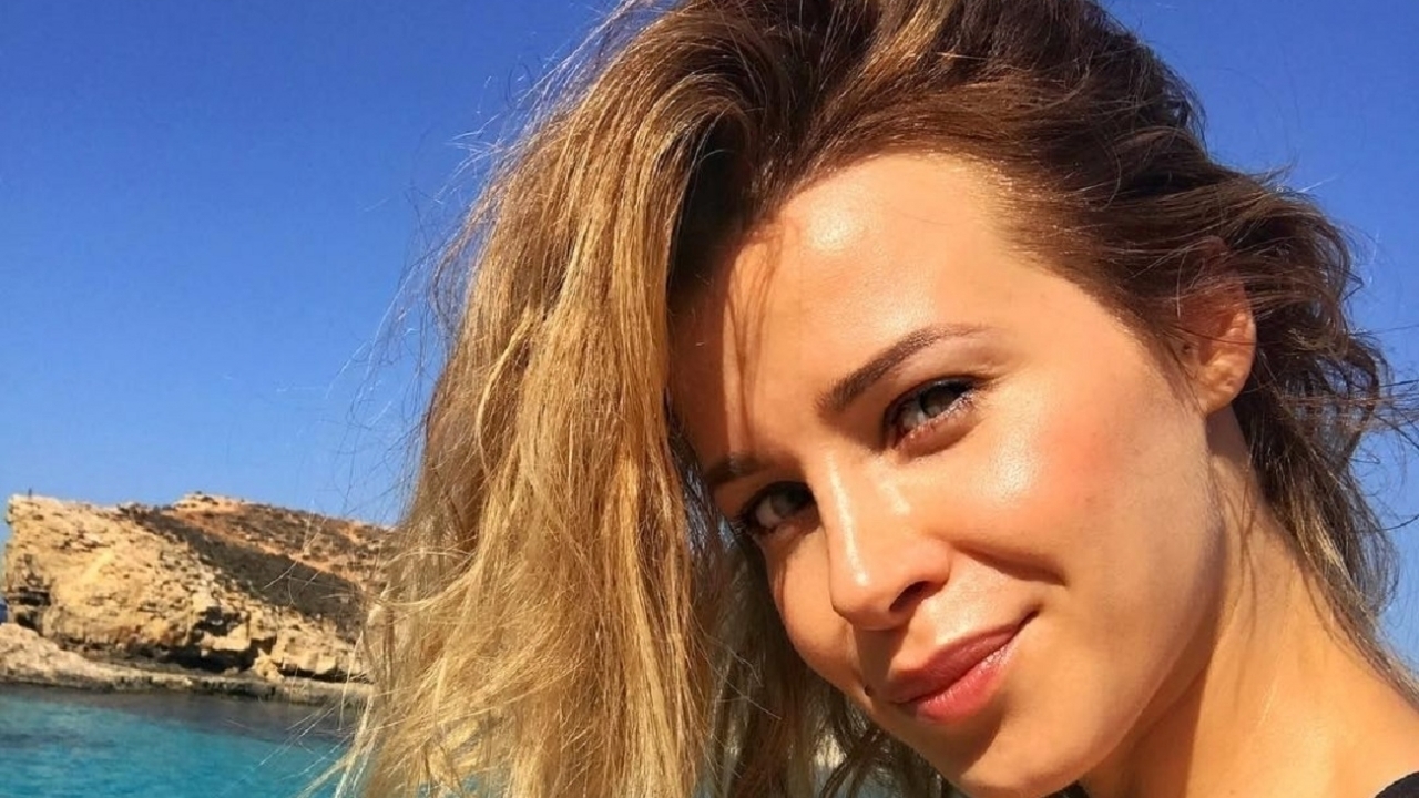 Victoria Koblenko is erg zomers op het strand op Insta-foto