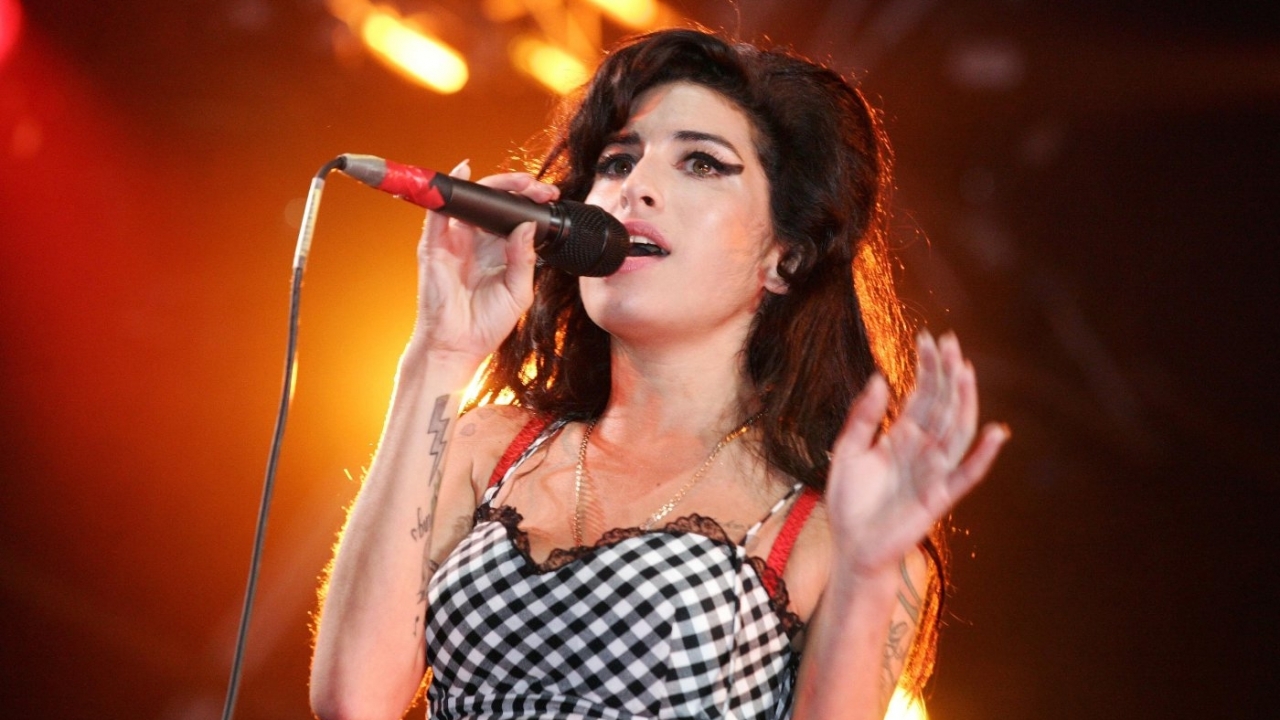 Eerste blik op Amy Winehouse-biopic 'Back to Black'