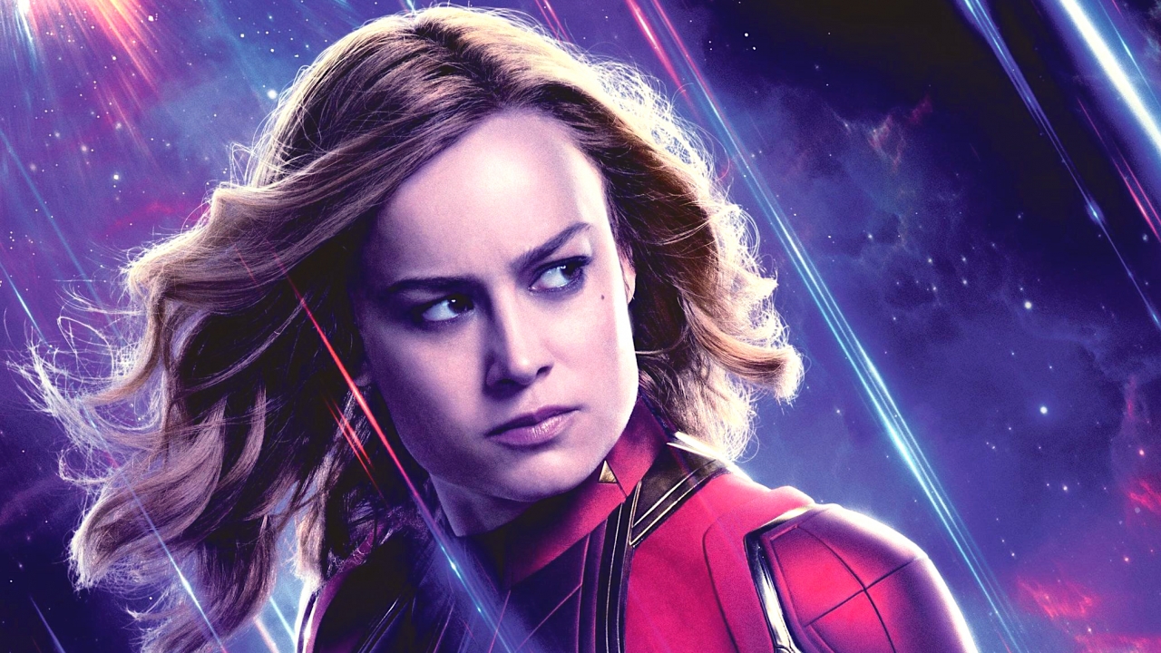 Brie Larson (Captain Marvel) helemaal wild bij opening nieuwe 'Star Wars'-attracties in Disneyland