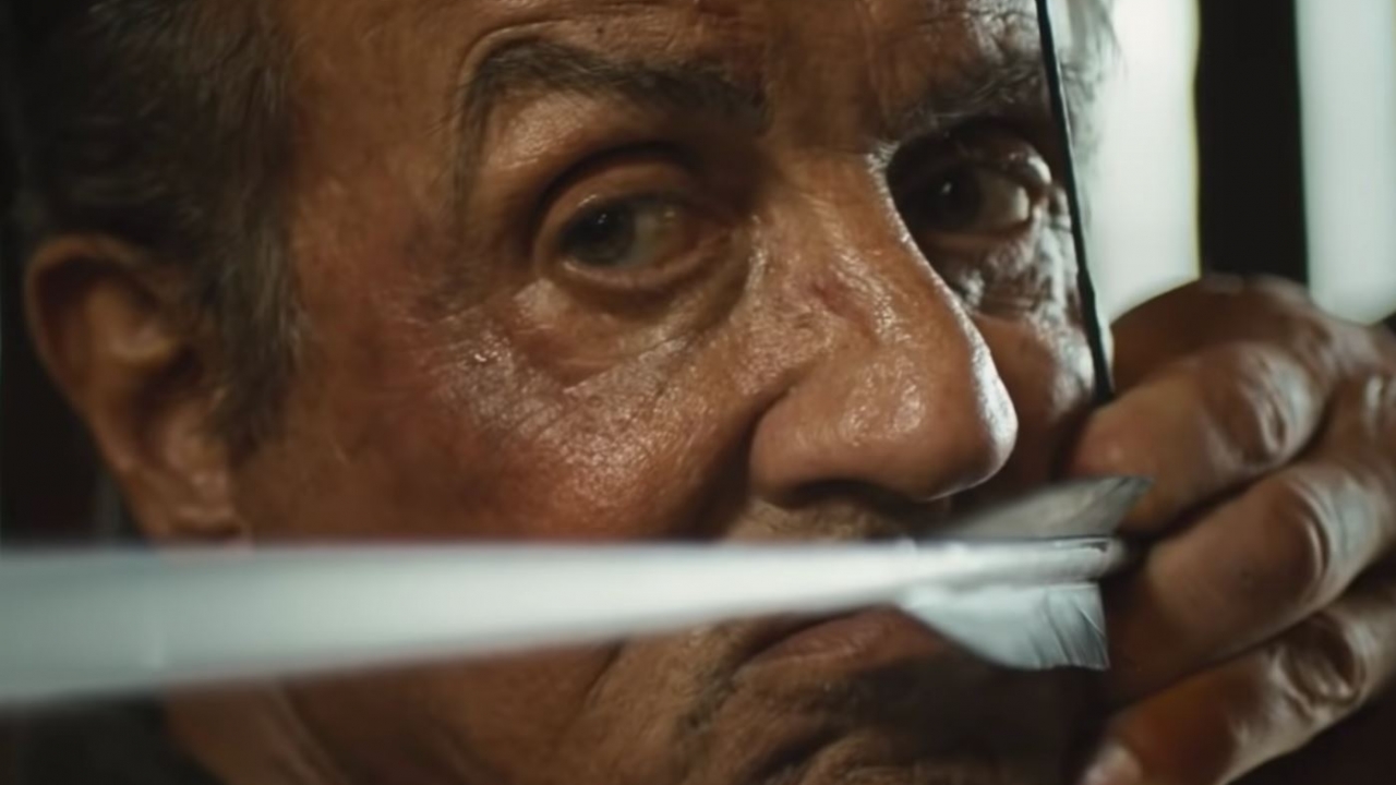 Stallone trekt zijn 'Rambo'-mes op brute poster 'Rambo: Last Blood'
