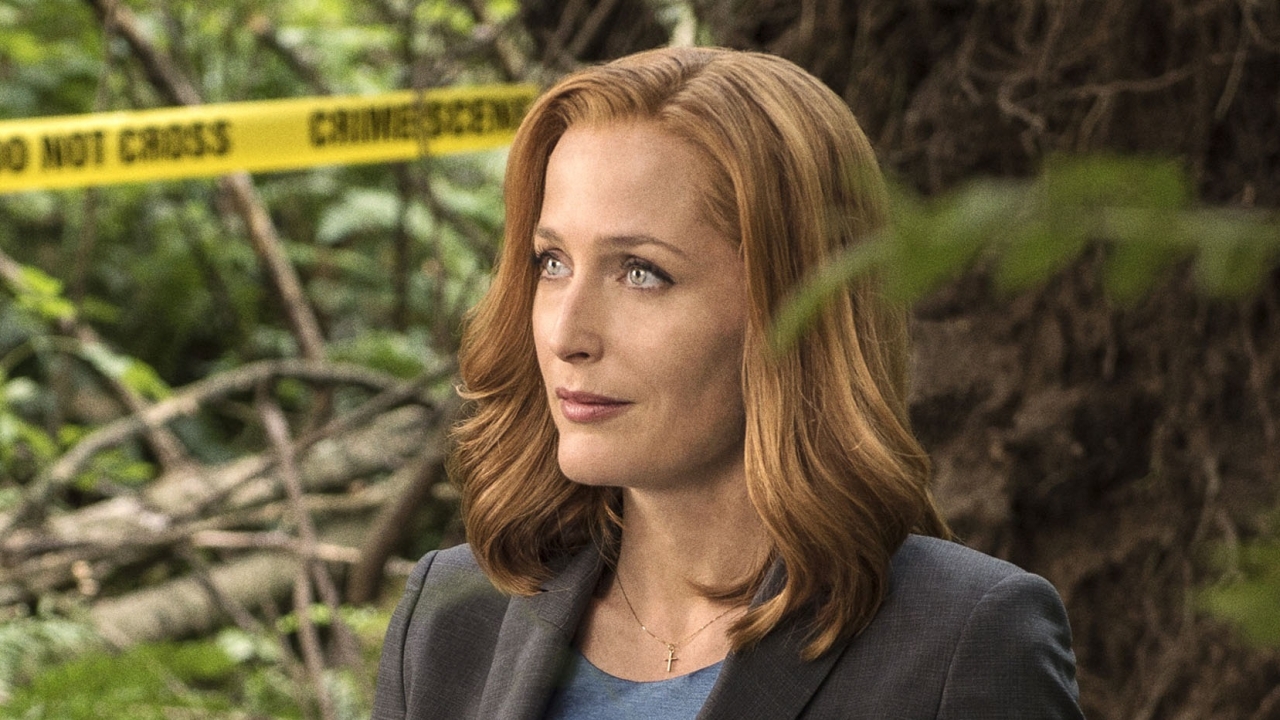 Gillian Anderson en Toni Collette in 'Andorra' naast Clive Owen