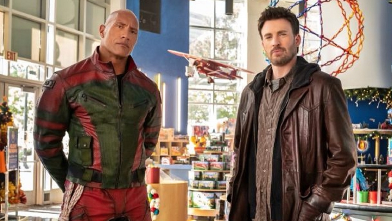 The Rock deelt eerste foto van JK Simmons als de kerstman in 'Red One'