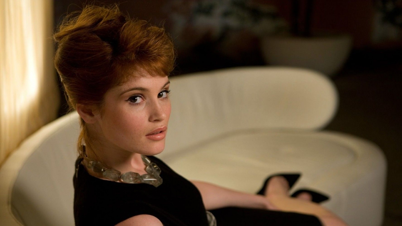 Actrice uit 'Quantum of Solace' heeft spijt van haar Bond Girl