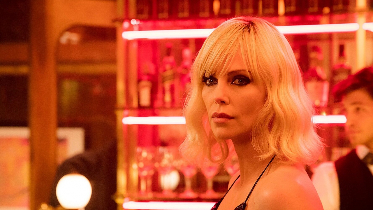 Charlize Theron gives fiery look for ‘Fast & Furious 10’ award