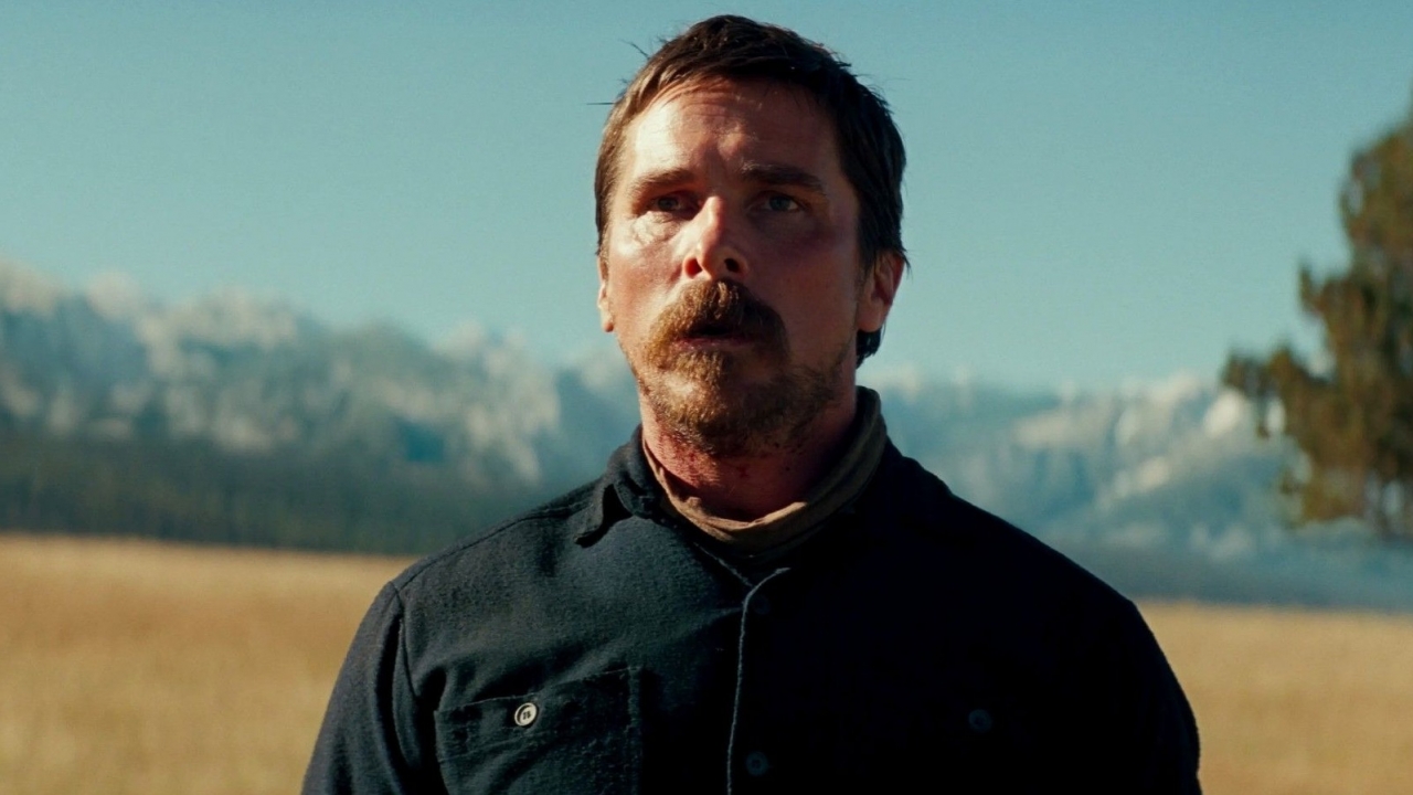 Netflix-film 'Pale Blue Eye' met Christian Bale krijgt een duistere poster