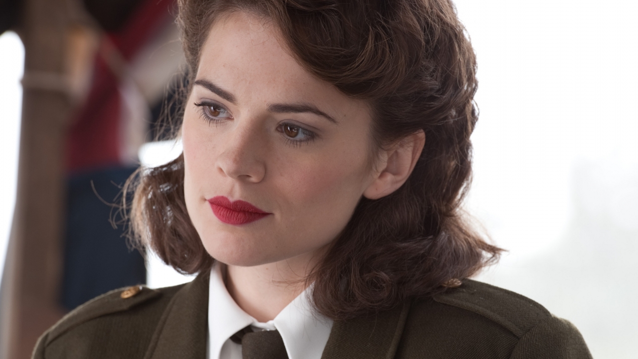 Hayley Atwell niet tevreden met kus uit 'Captain America: Civil War'