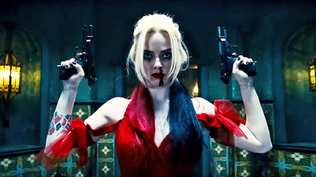 Angela Merkel doet hilarische imitatie van Harley Quinn in 'The Suicide Squad'