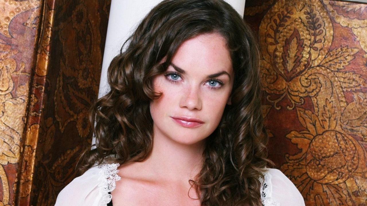 'I Am the Pretty Thing That Lives in the House' werft Ruth Wilson