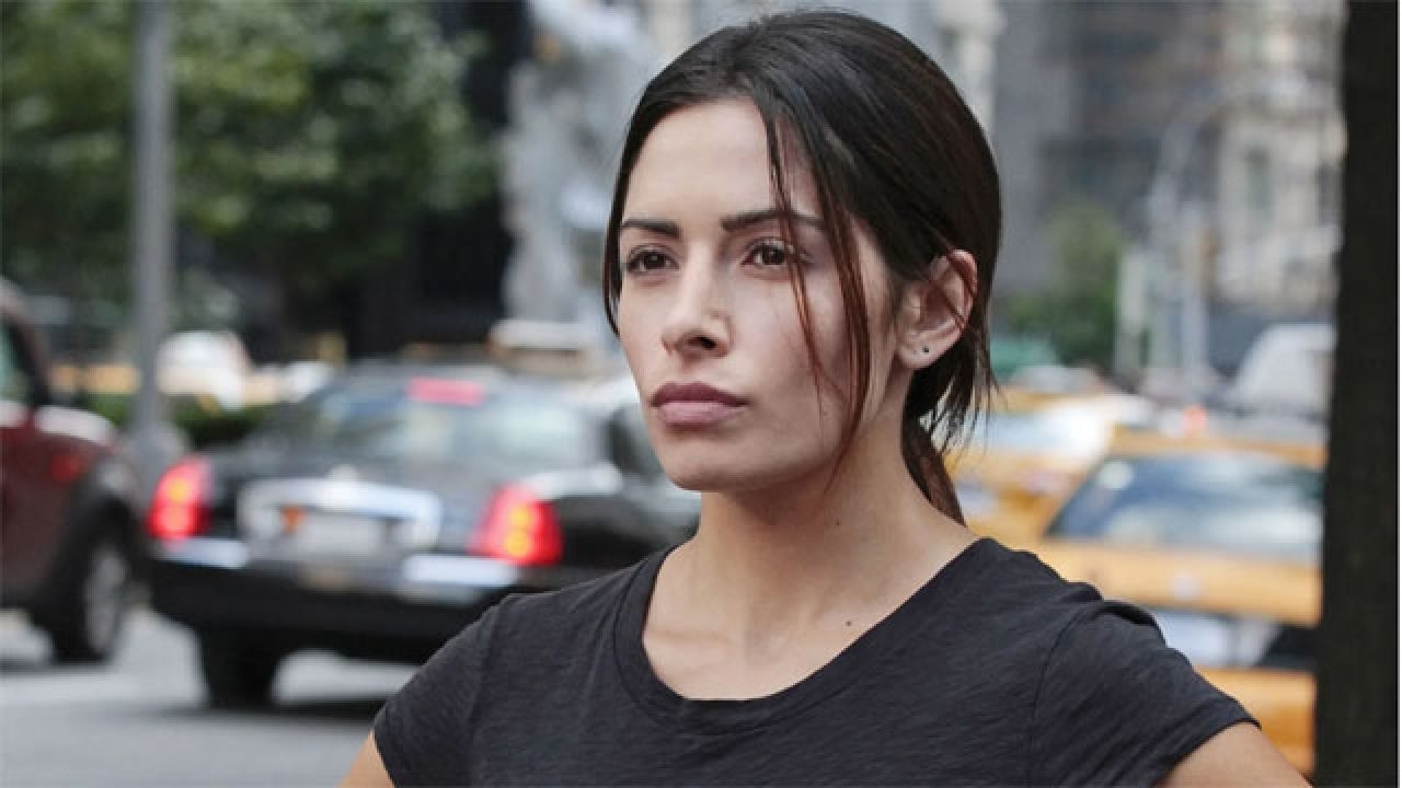 Zo ziet actrice Sarah Shahi er zonder make-up uit