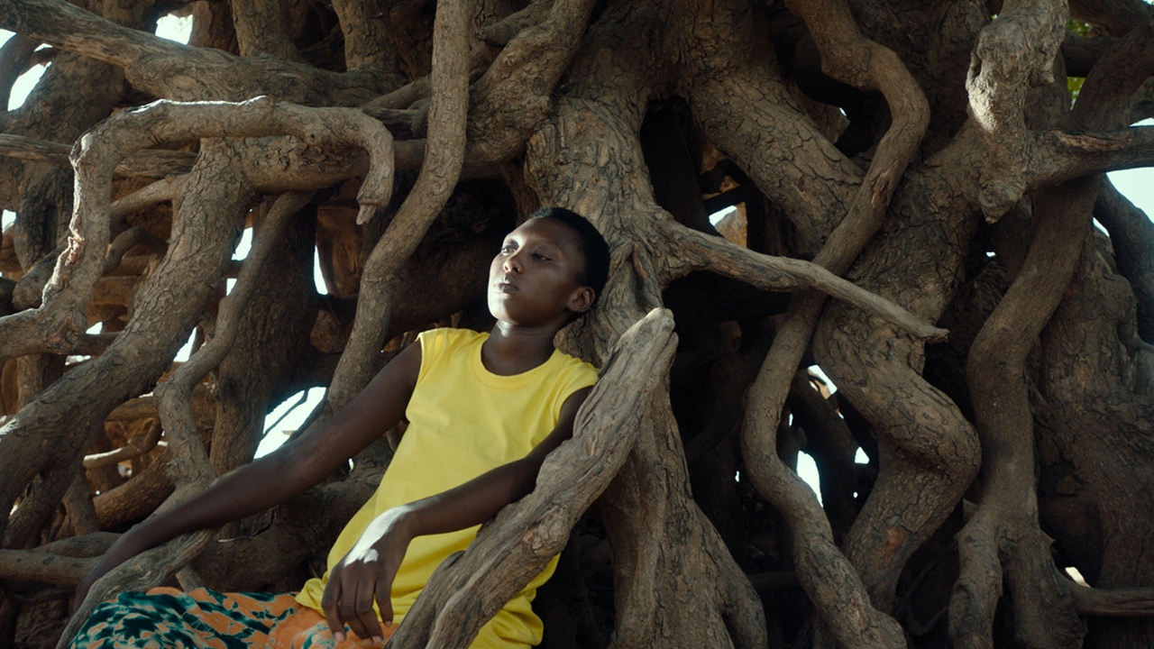 'Banel & Adama': sprookjesachtig gefilmd liefdesverhaal in een verstikkende omgeving