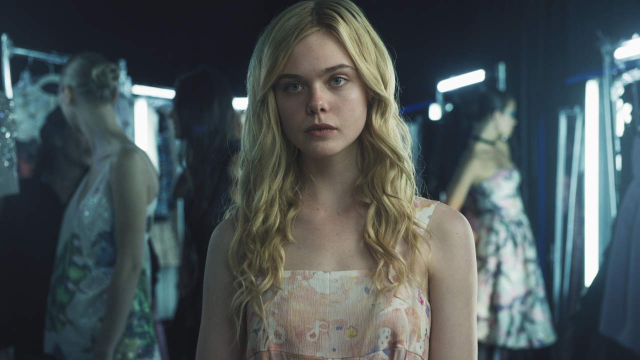 Wie is eigenlijk de hoofdrolspeler in de nieuwe 'Predator'-film: Elle Fanning?