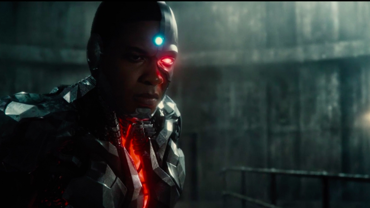 Eerste versies kostuums Flash en Cyborg onthuld