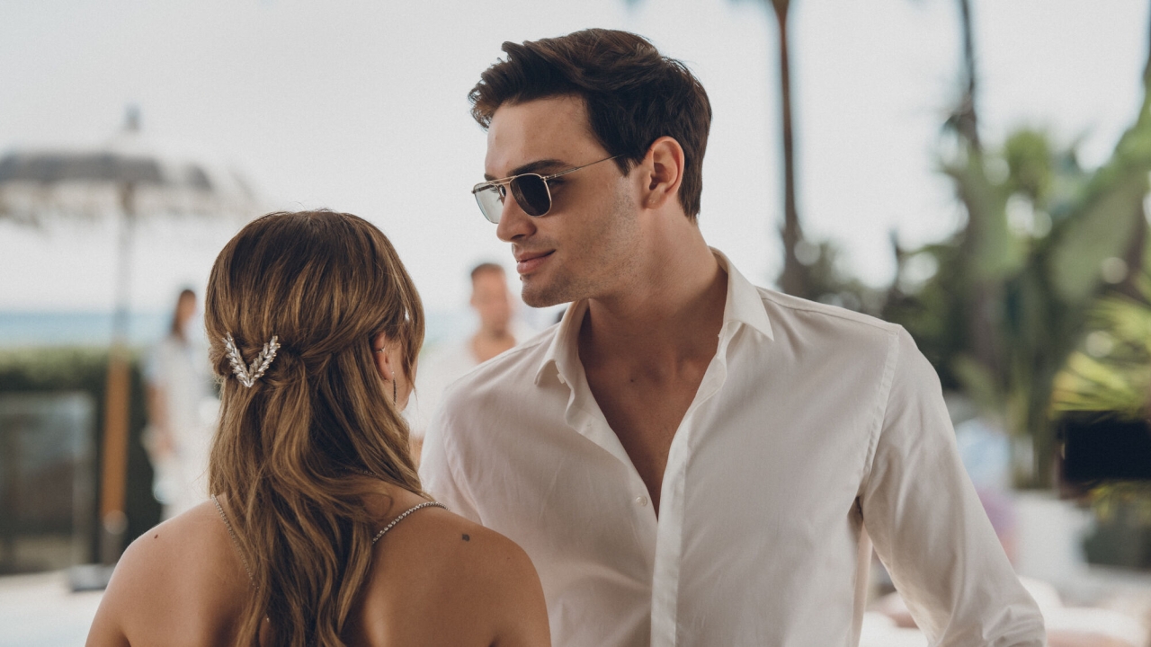 'Culpa Nuestra': parade van mooie twintigers die lekker om elkaar heen draaien