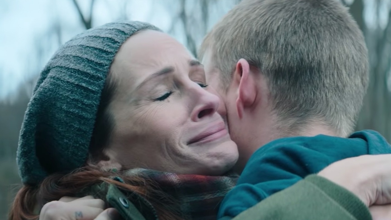 Julia Roberts ziet eindelijk haar zoon weer in trailer 'Ben Is Back'