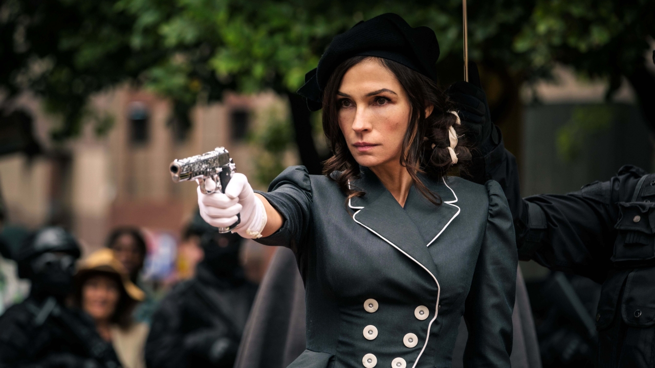 Famke Janssen onthult grimmige inspiratie voor 'Boy Kills World'