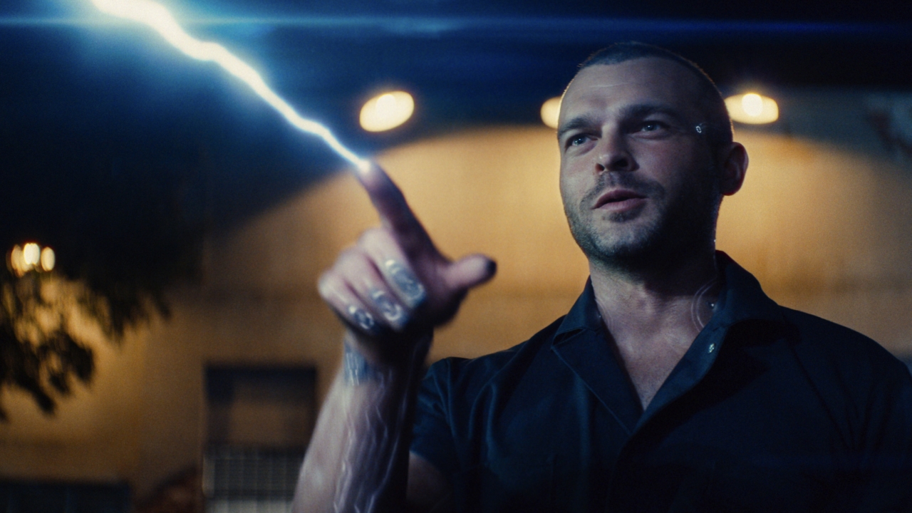 Quentin Tarantino lyrisch over miniserie op Netflix, nieuwste Marvel-serie scoort niet bij publiek en enge serie op Netflix