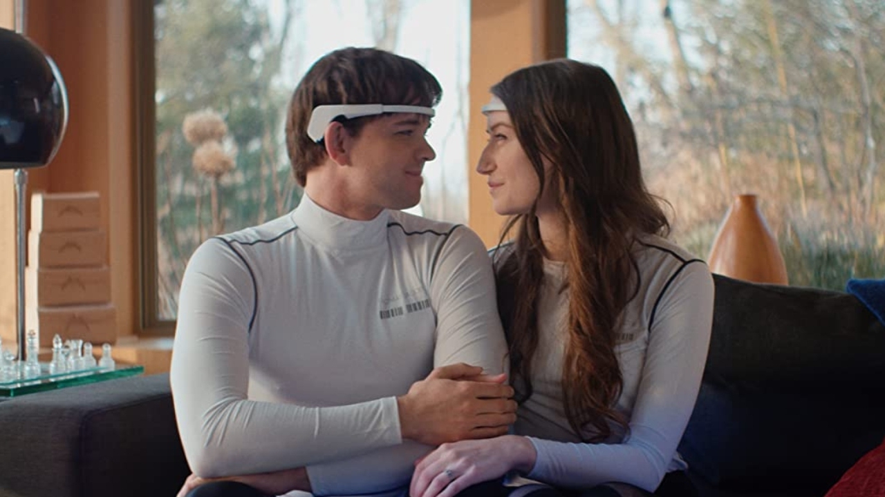 Trailer scifi-thriller 'The Honeymoon Phase' doet erg denken aan 'Black Mirror'