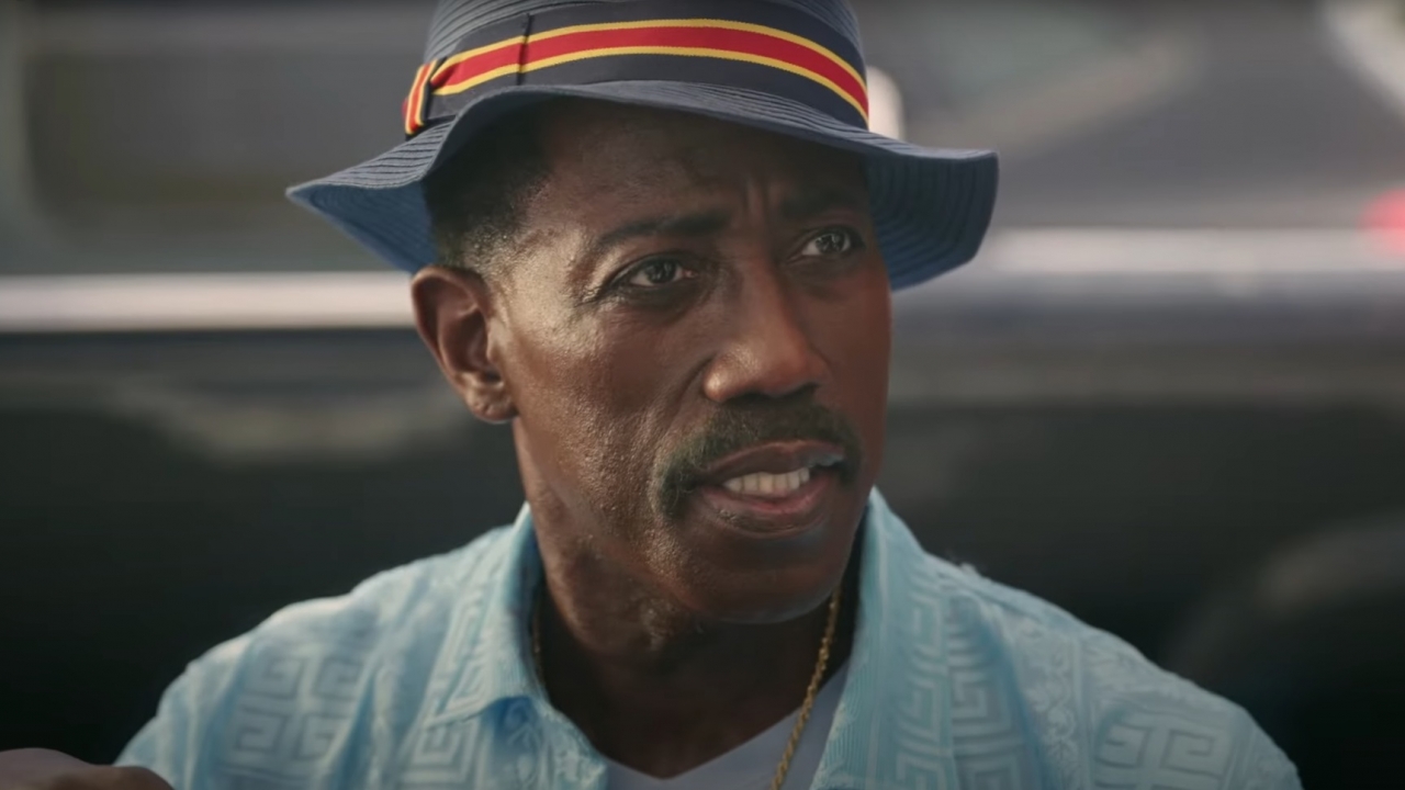 Een duidelijk ouder geworden Wesley Snipes is terug in trailer 'Back on the Strip'