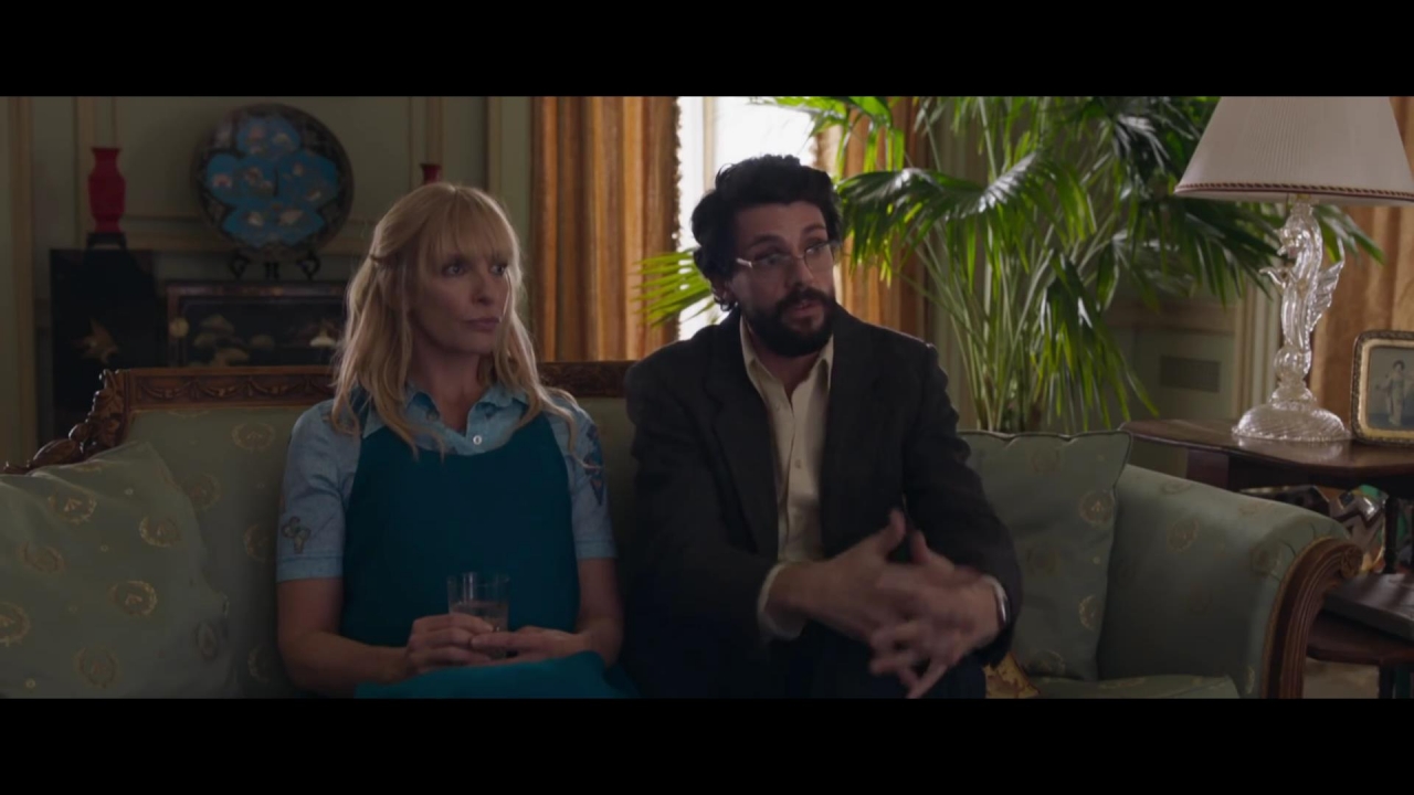 Toni Collette & Matthew Goode experimenteren met familie in trailer 'Birthmarked'