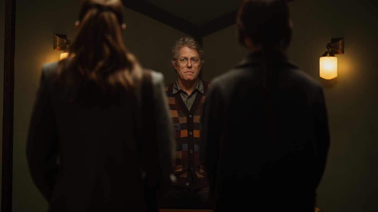 Gloednieuwe 'Heretic'-trailer van A24 studio met Hugh Grant als een enorme griezel