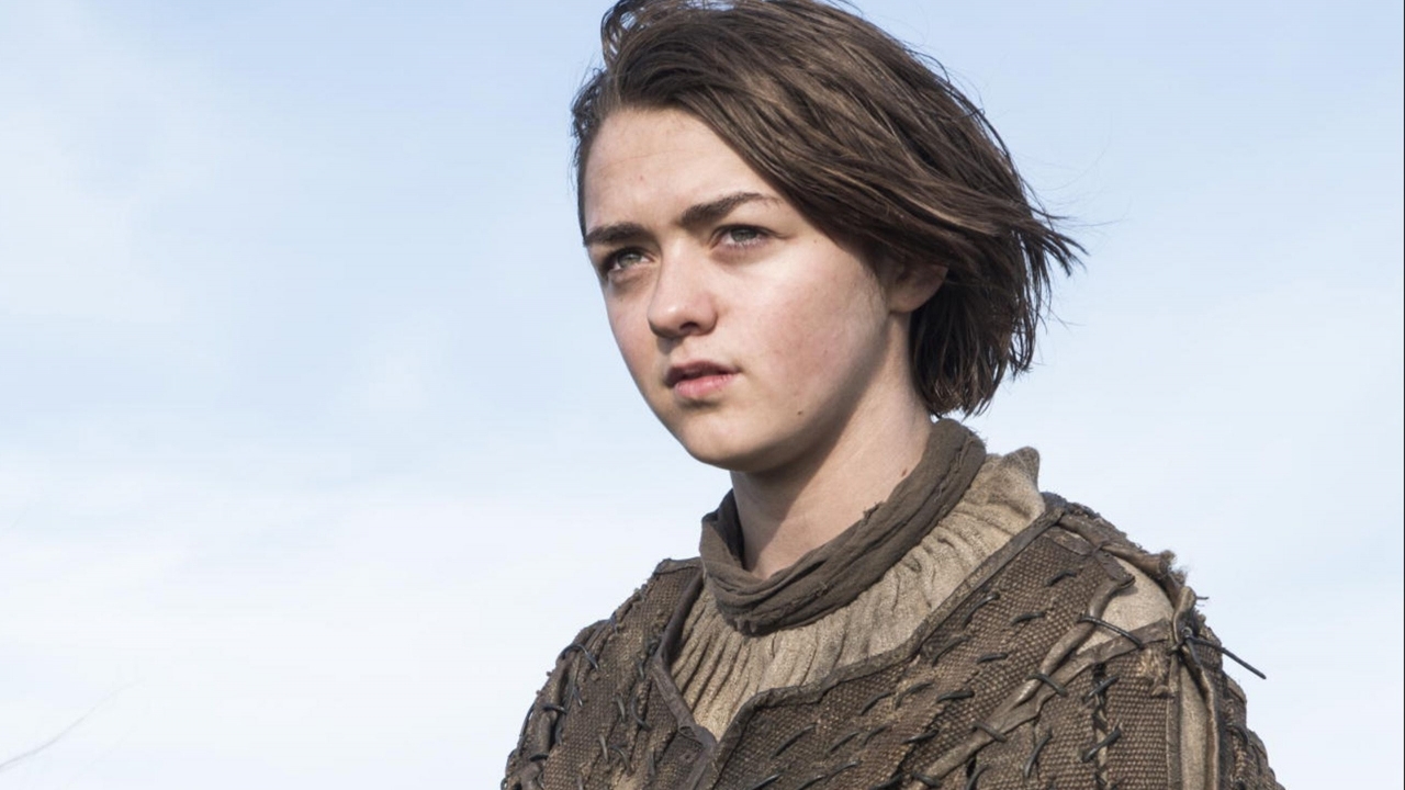 'Game of Thrones'-actrice Maisie Williams in nogal opvallend zwart jurkje op Insta