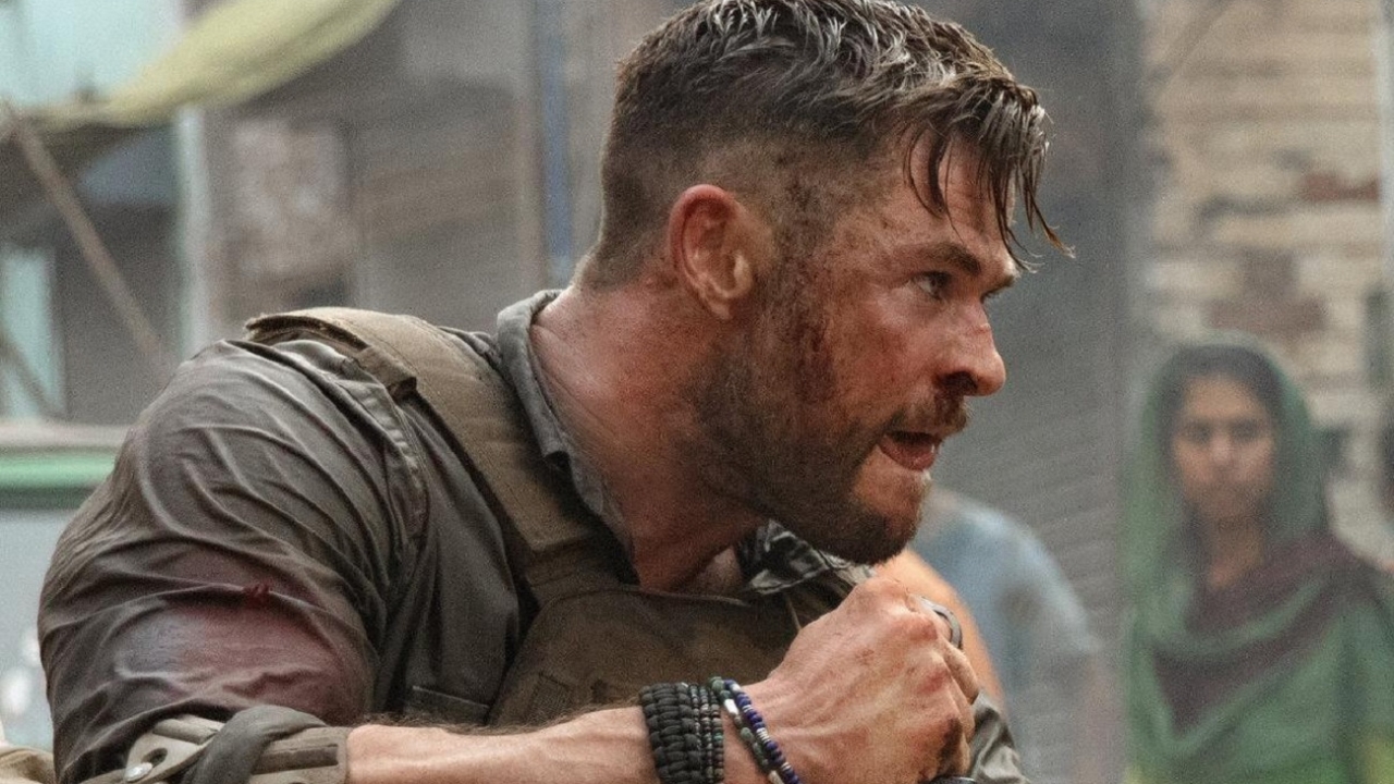 Chris Hemsworth pompt zichzelf op voor 'Extraction 2' van Netflix