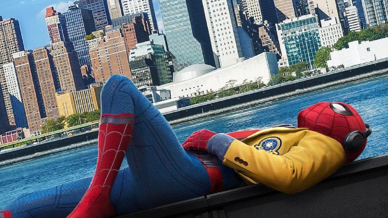 Spider-Man aan Avengers Tower op officiële posters 'Spider-Man: Homecoming'