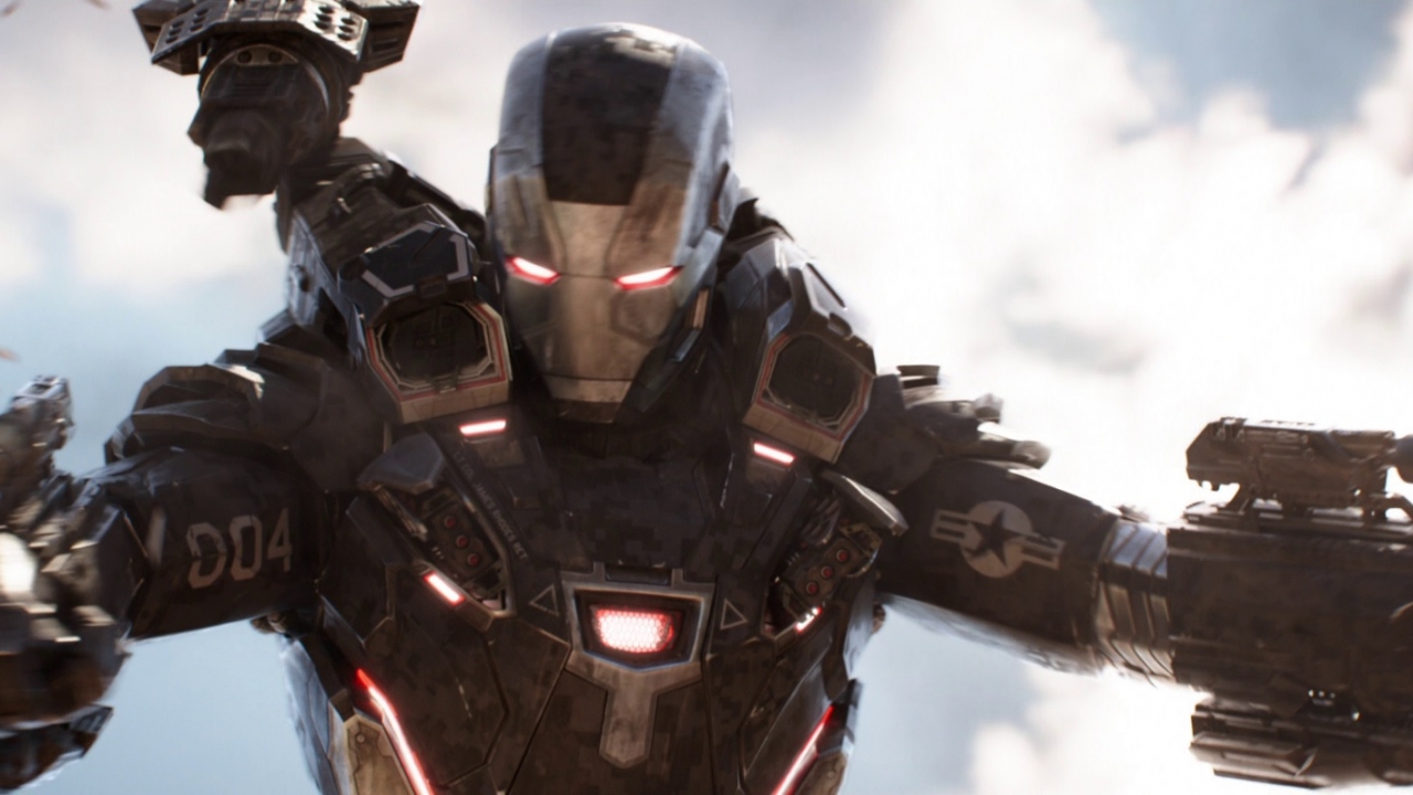 War Machine bijna doormidden gehakt in 'Avengers: Infinity War'