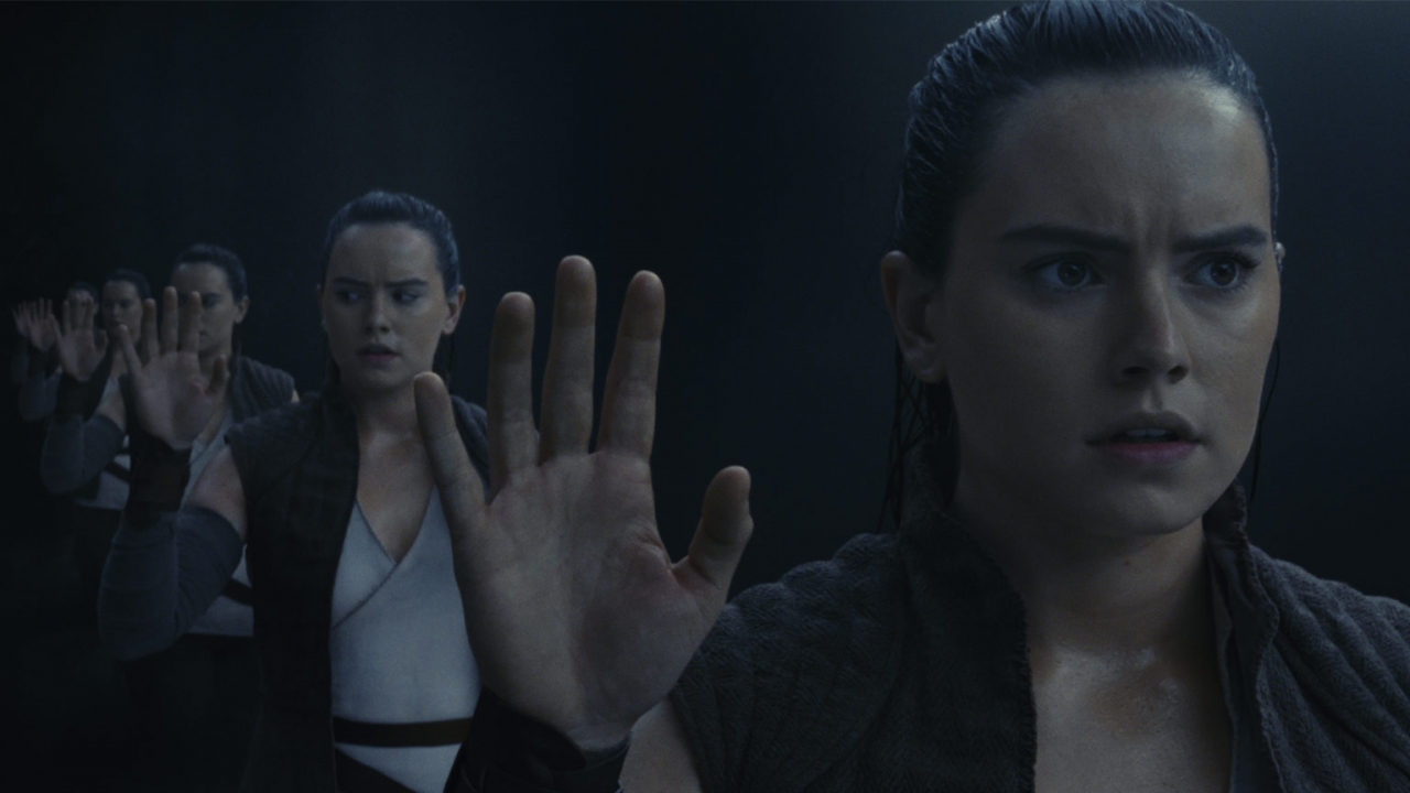 Regisseur Rian Johnson verdedigt wegknippen sterke scène met Rey in 'The Last Jedi'