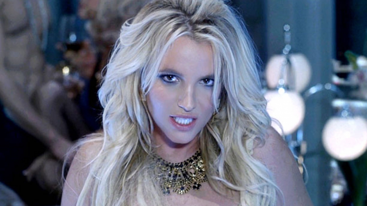 Britney Spears gaat voor een kort kapsel