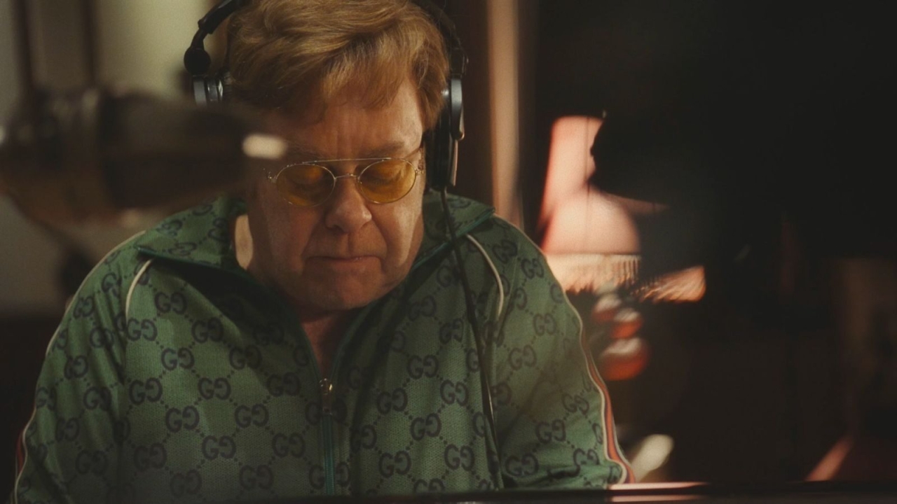 'Elton John: Never Too Late:' Rocketman draait een vertrouwd rondje om zijn carrière