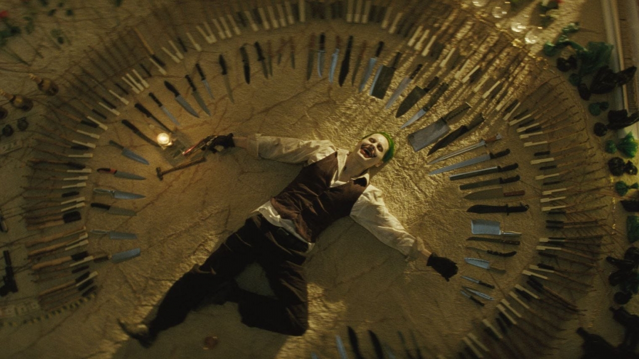 Regisseur David Ayer laat zich uit over de 'Suicide Squad'-scene waarin Joker omringd is door babykleren