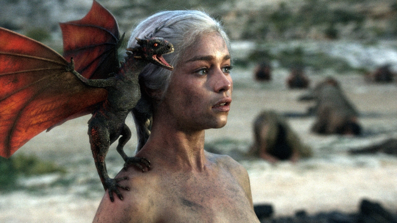 Emilia Clarke reageert opnieuw op de naaktscènes in 'Game Of Thrones'