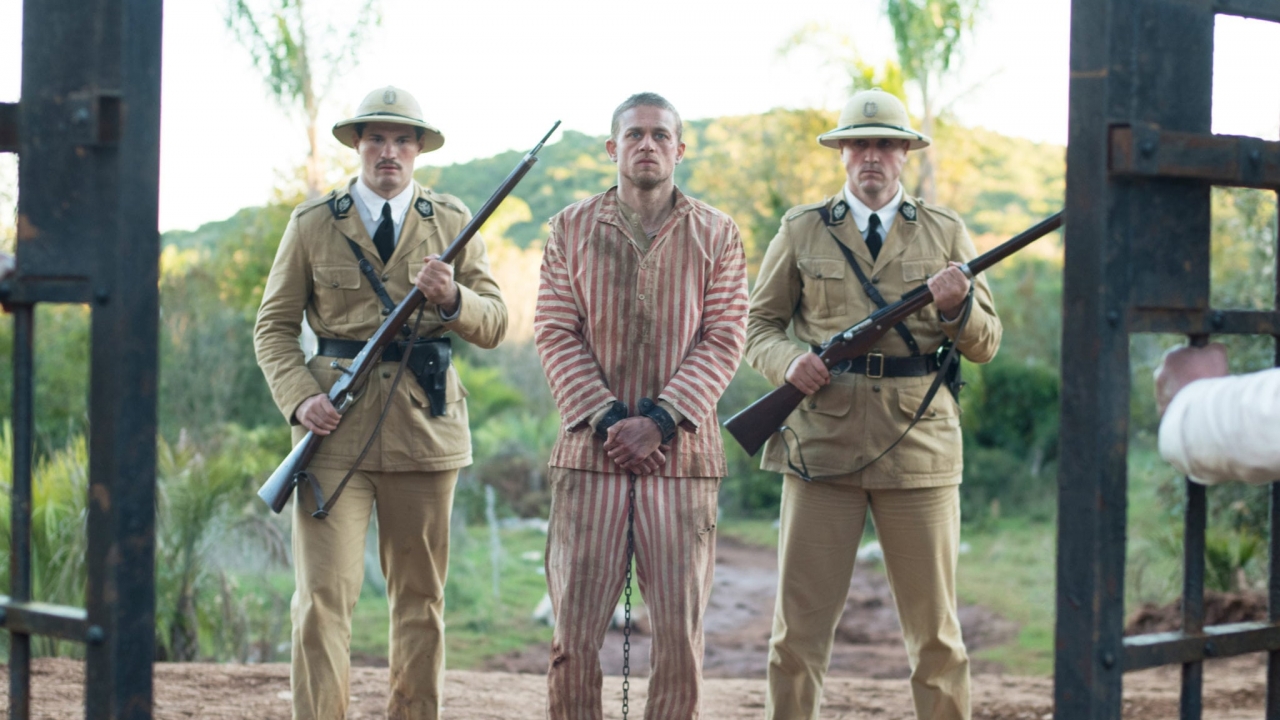 Blu-ray review: Charlie Hunnam breekt uit in 'Papillon'
