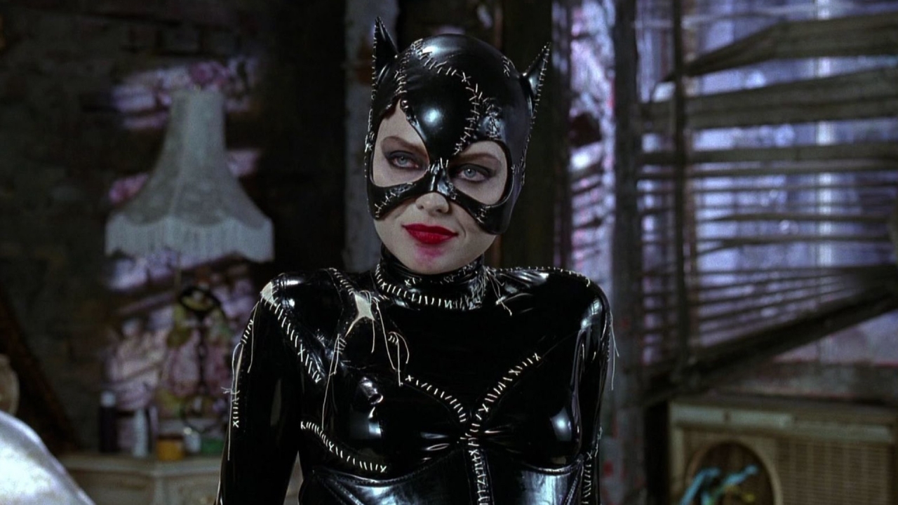 Michelle Pfeiffer gaat los als Catwoman in gave setvideo 'Batman Returns'
