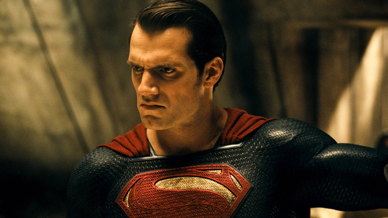 Henry Cavill heeft absurd weinig tekst in 'Batman v Superman'