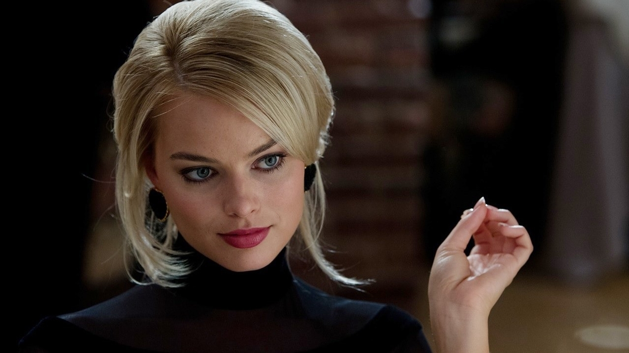 Margot Robbie in opvallend kort jurkje op Insta-foto