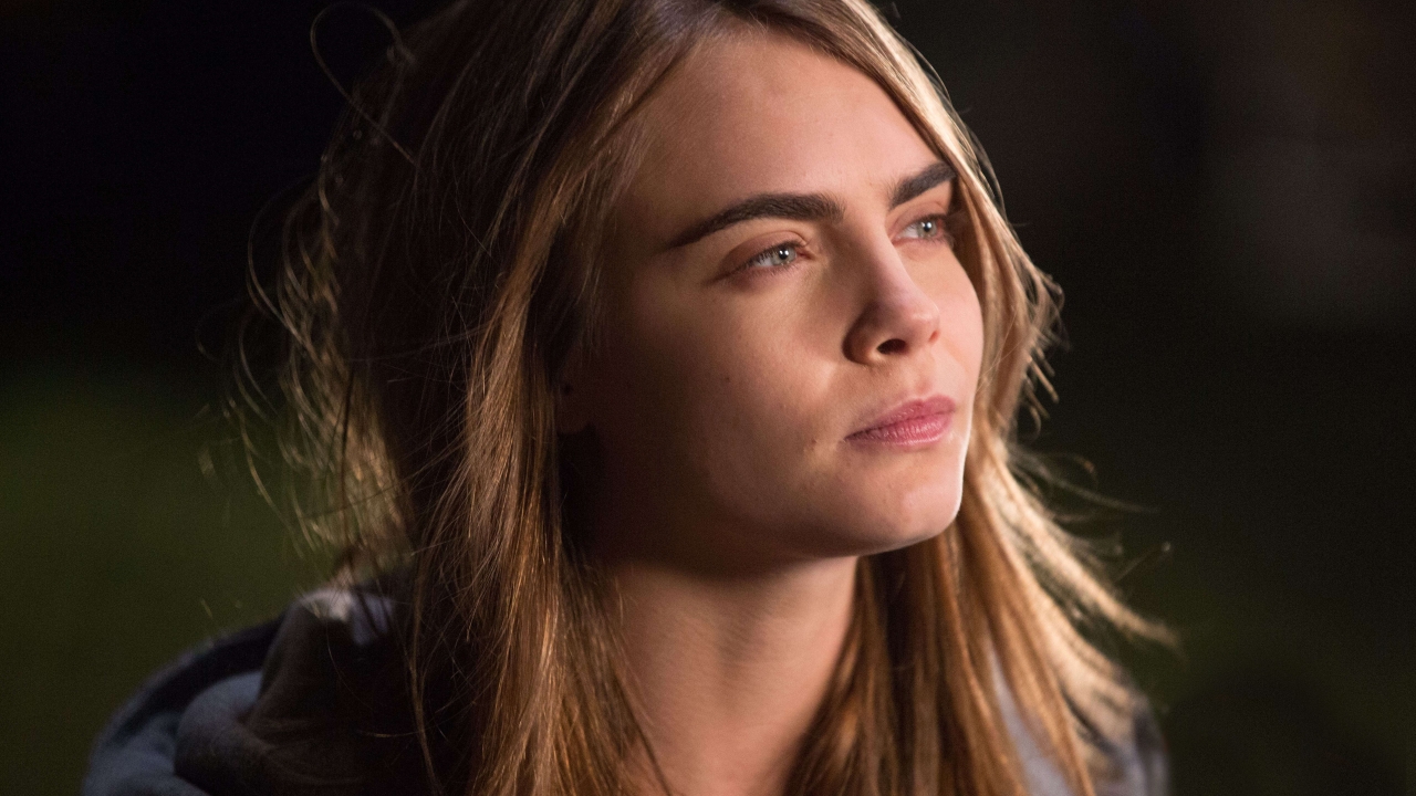 Het model Cara Delevingne werd pas op late leeftijd ontmaagd: "Ik was behoorlijk laat"