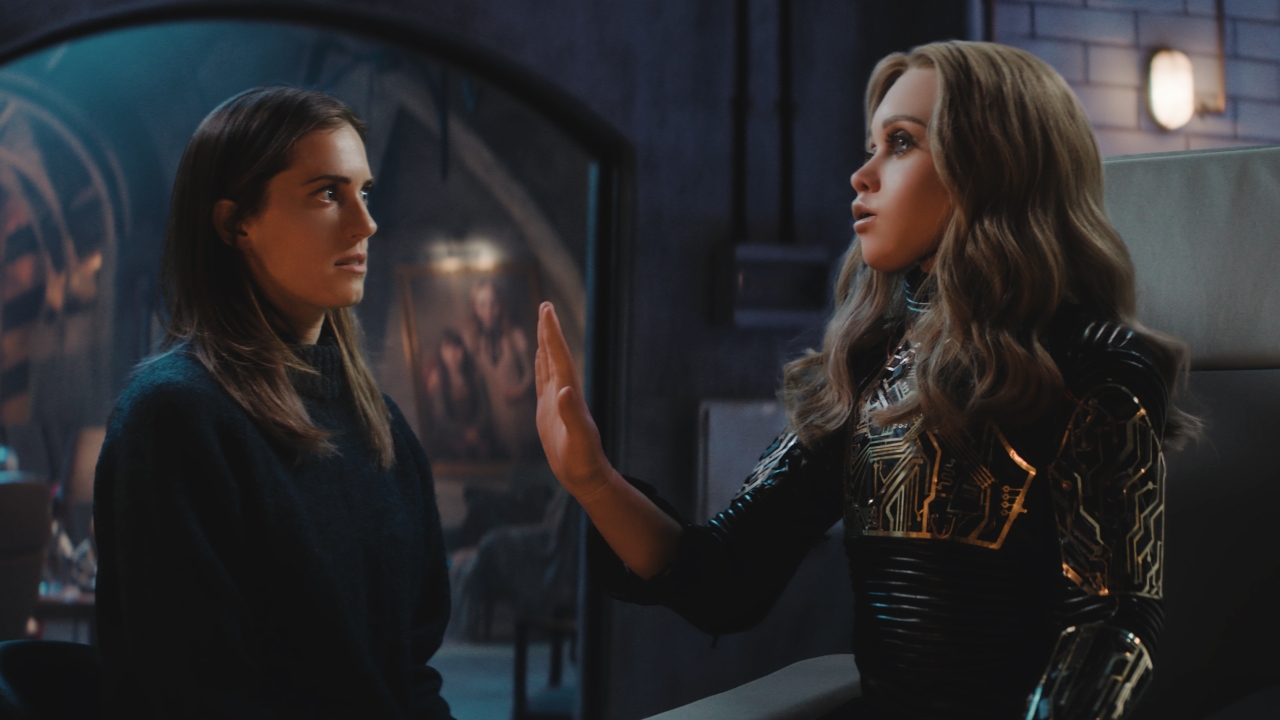 In 'M3GAN 2.0' kan de M3GAN vliegen: check deze bizarre eerste clip!