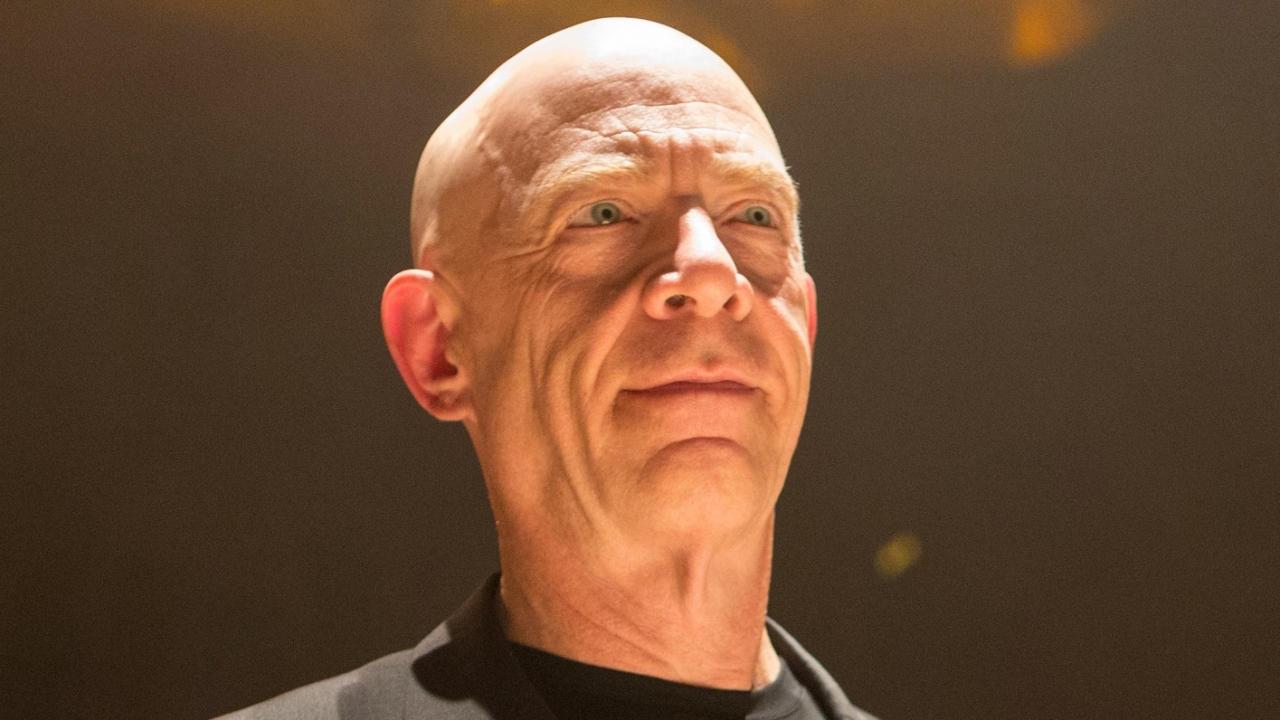 Dwayne Johnson deelt foto's van ongelofelijk gespierde J.K. Simmons voor 'Red One'