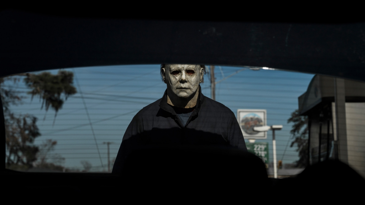 Michael Myers volledig ontmaskerd op foto 'Halloween'