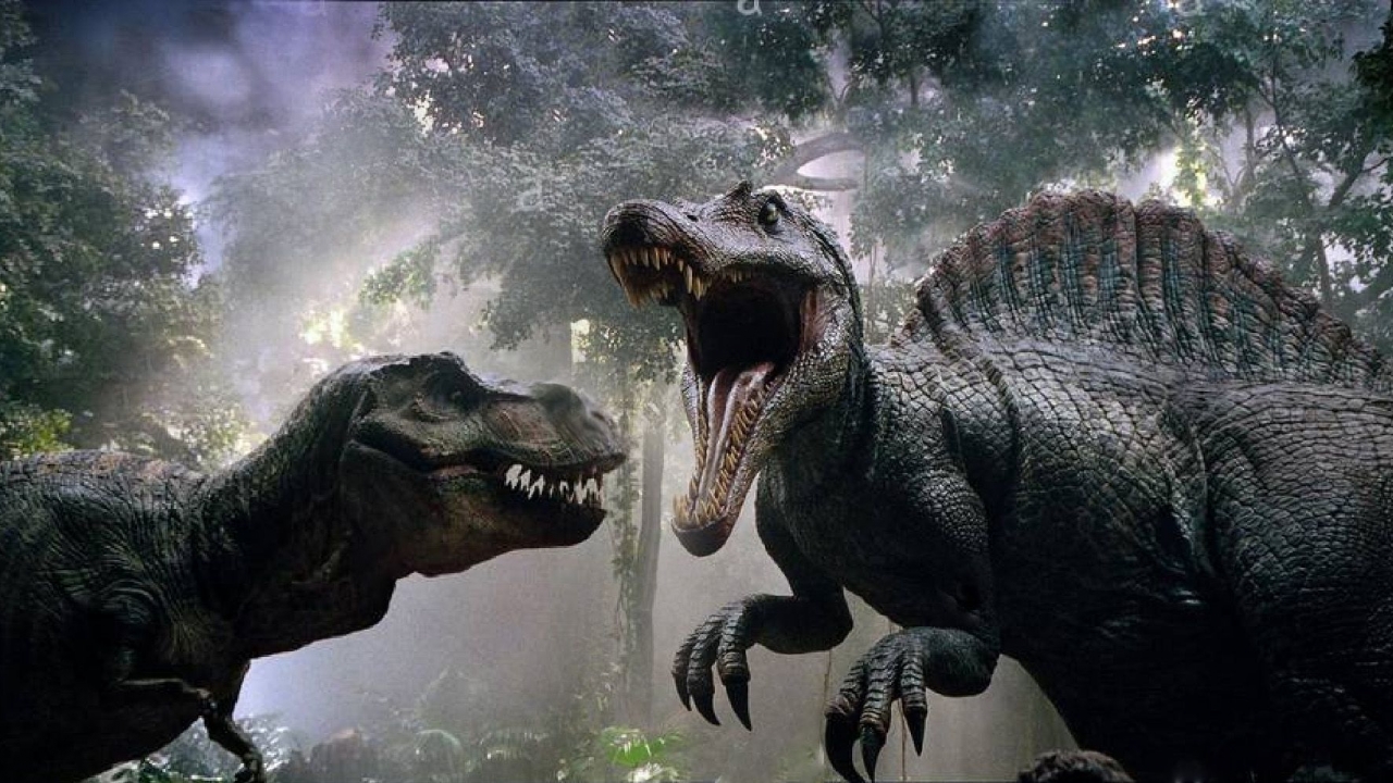 'Jurassic Park III' had een bizarre scène waarin een raptor op een dirtbike reed