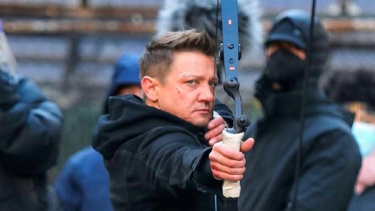 Nieuwe 'Hawkeye'-kostuums voor Jeremy Renner en Hailee Steinfeld