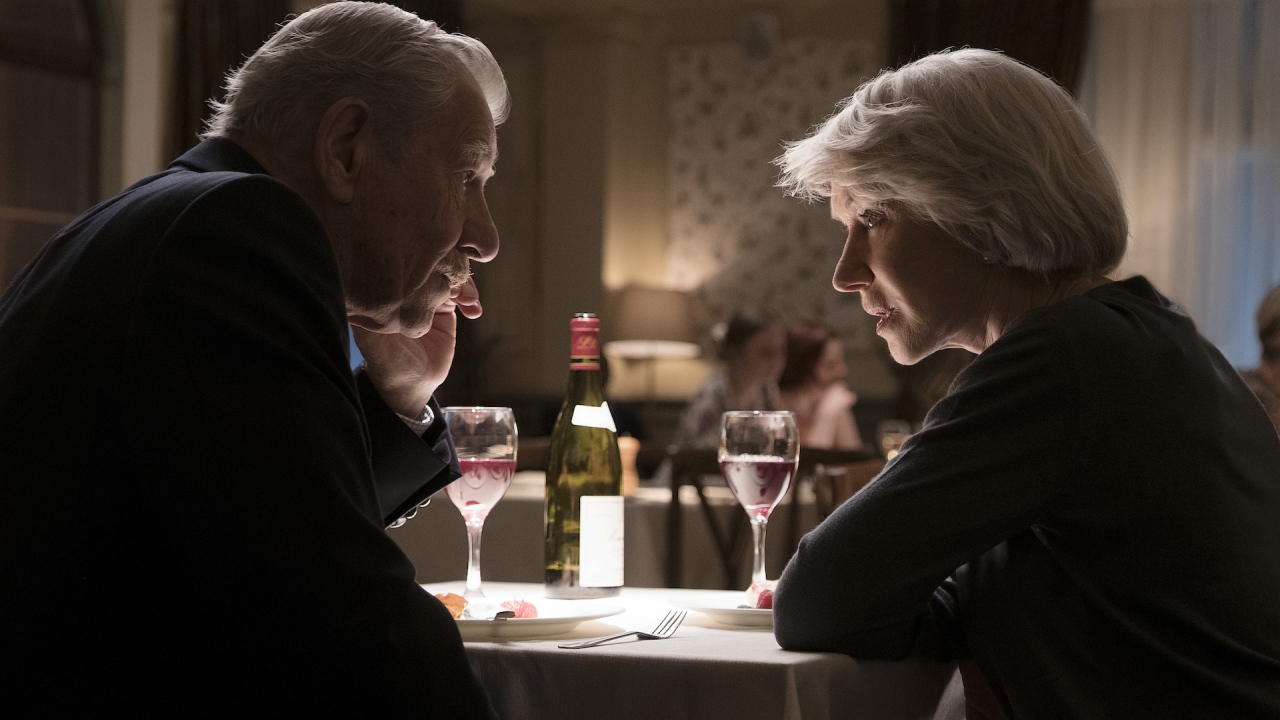 Ian McKellen is meesteroplichter met hart van goud in trailer 'The Good Liar'