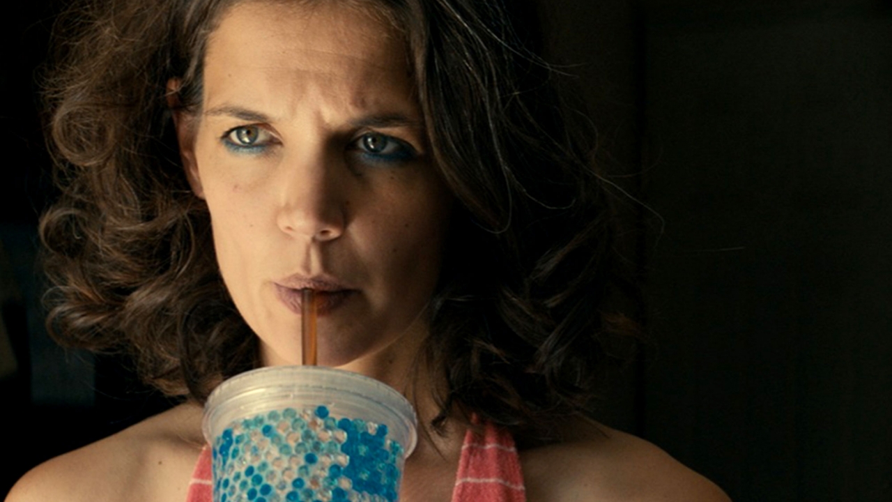 Katie Holmes imponeert in eerste trailer 'All We Had'