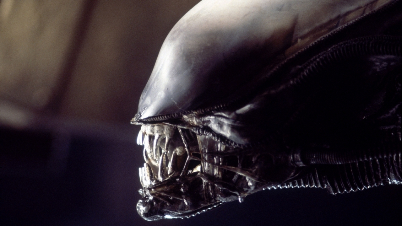 Stevig alternatief einde 'Alien' onthuld door Ridley Scott