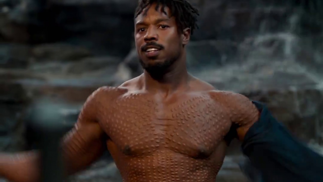 Hitsige tiener bijt beugel kapot door shirtless Michael B. Jordan in 'Black Panther'