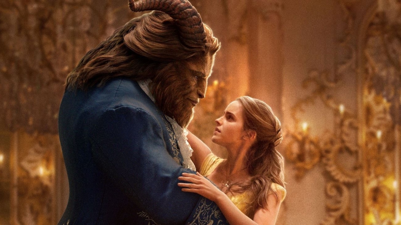 Het Beest lacht in nieuwe beelden 'Beauty and the Beast'