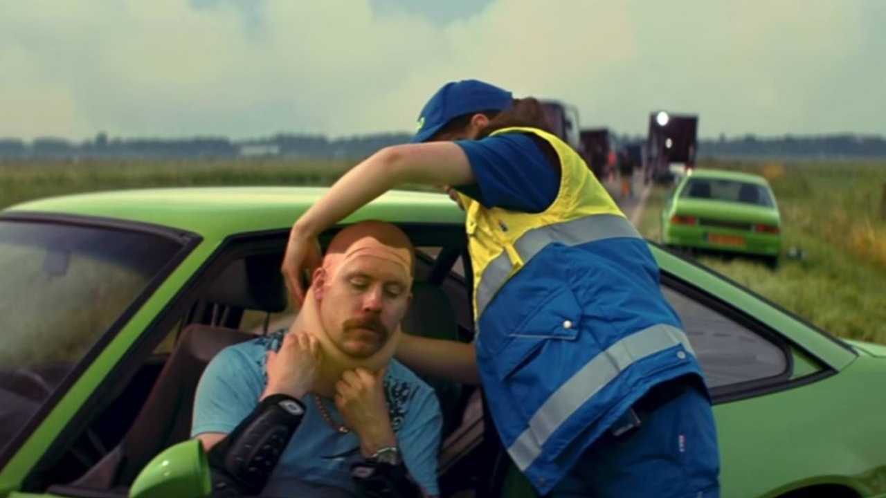 Superlompe eerste trailer 'Ron Goossens: Low-Budget Stuntman'